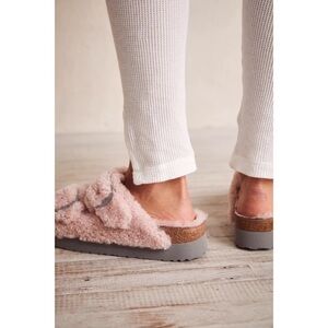 New: Free People x Birkenstock Papillio Arizona Teddy Shearling Sandal. Size 39